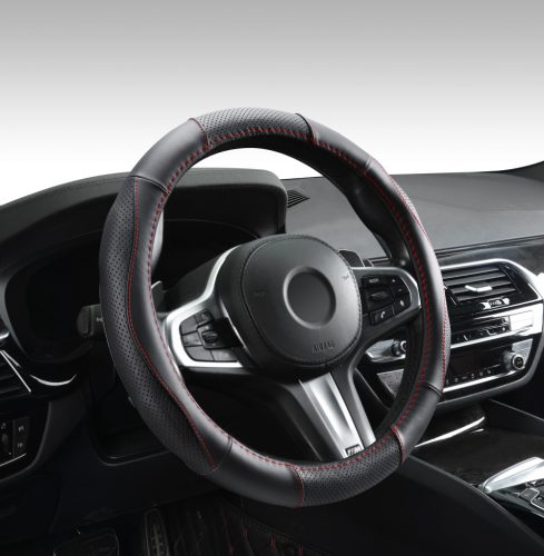 Couvre volant en cuir noir avec surpiqûres rouges Ø38cm