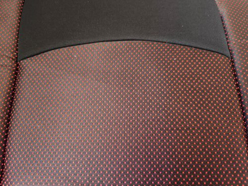Ensemble de housses de siège universelles 11 pièces noir et points rouge avec zip et ouverture Airbag