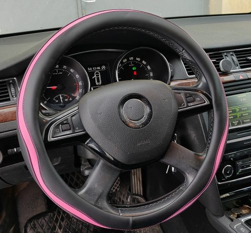 Couvre volant similicuir noir motif bande rose Ø38cm 