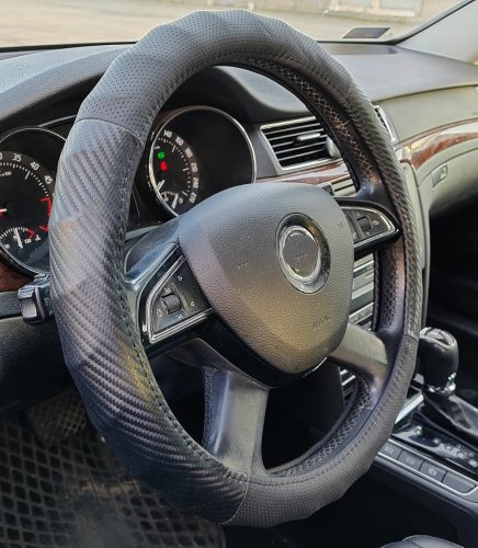 Couvre volant similicuir noir bi-matière Ø38cm