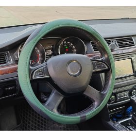 Couvre volant similicuir noir effet bande verte Ø38cm